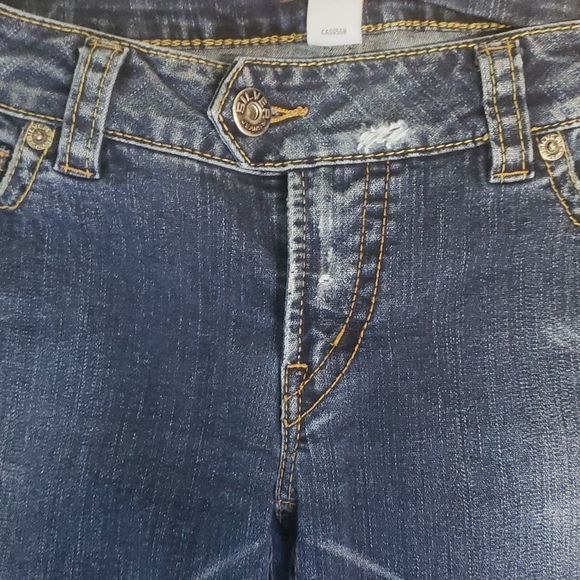 Silver brand Tuesday boot 👢 cut jeans - Picture 5 of 10